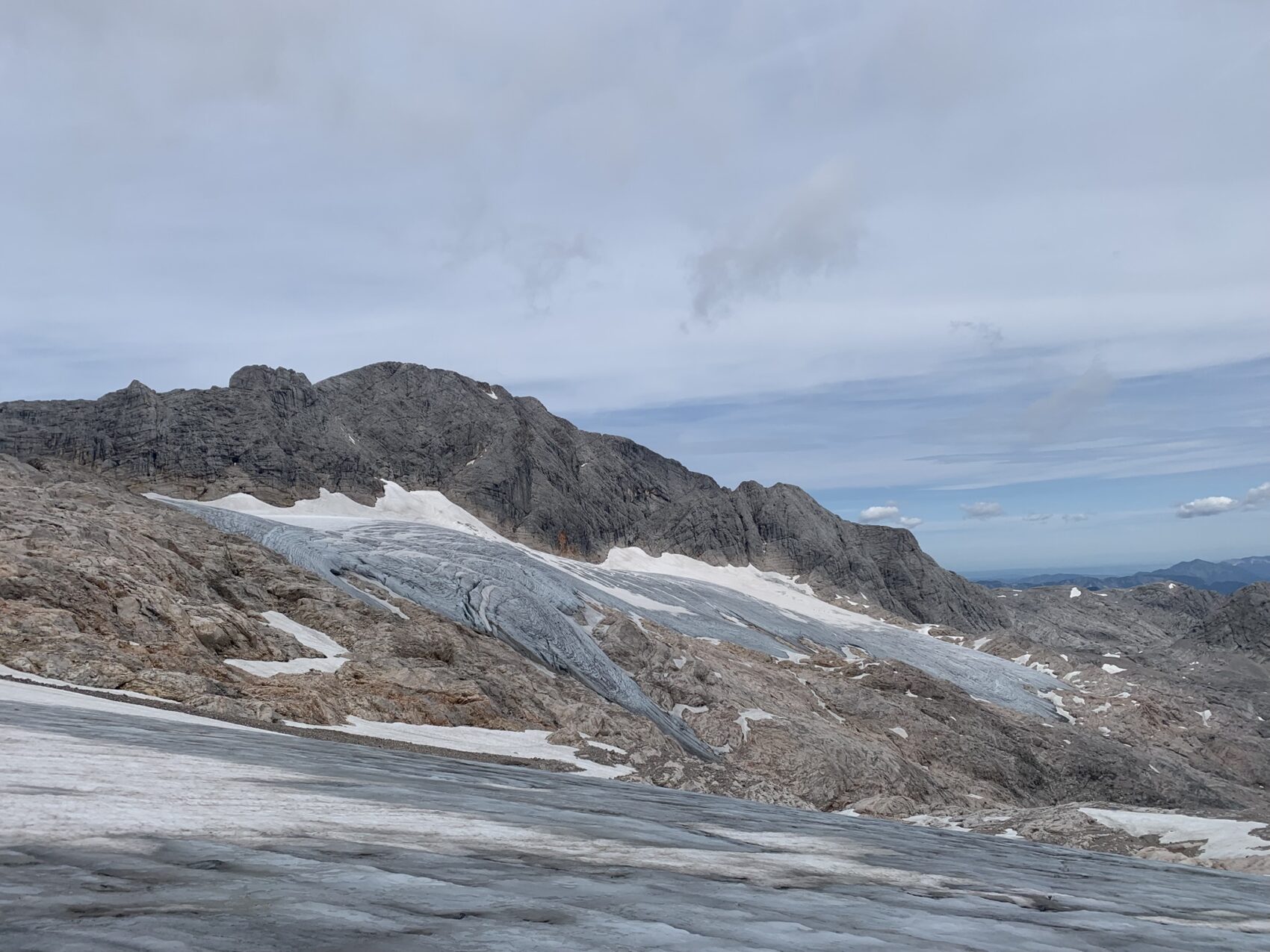 Bereits Anfang Juli die Hälfte der Gletscherfläche schneefrei