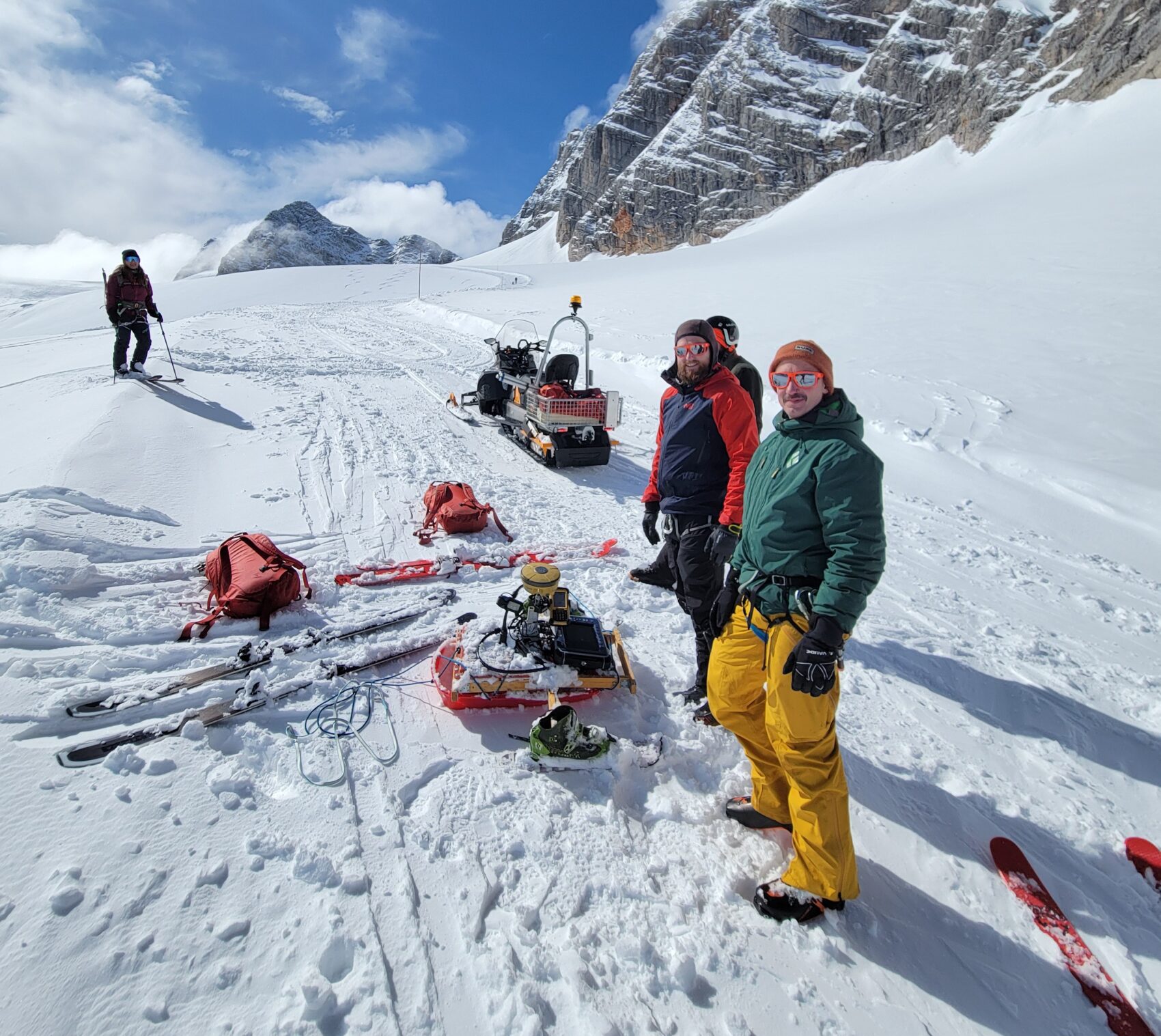 Eisdickenmessung am Hallstätter Gletscher